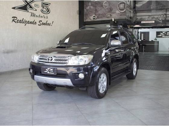 TOYOTA HILUX SW4 3.0 SRV 4X4 7 LUGARES 16V TURBO INTERCOOLER DIESEL 4P AUTOMÁTICO